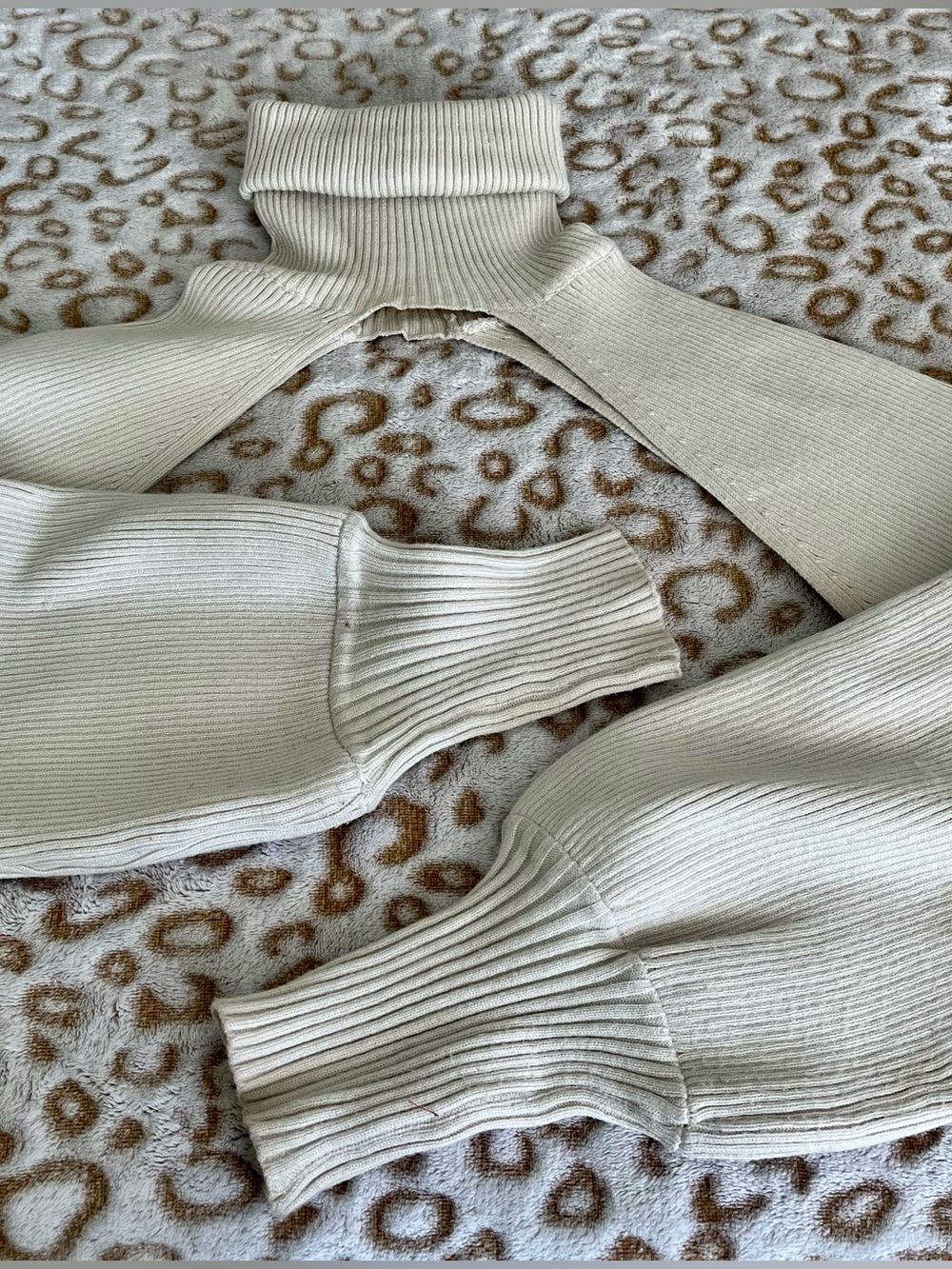 Cream Ribbed Turtleneck Women's Sweater